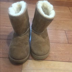 Preowned Kids Uggs
